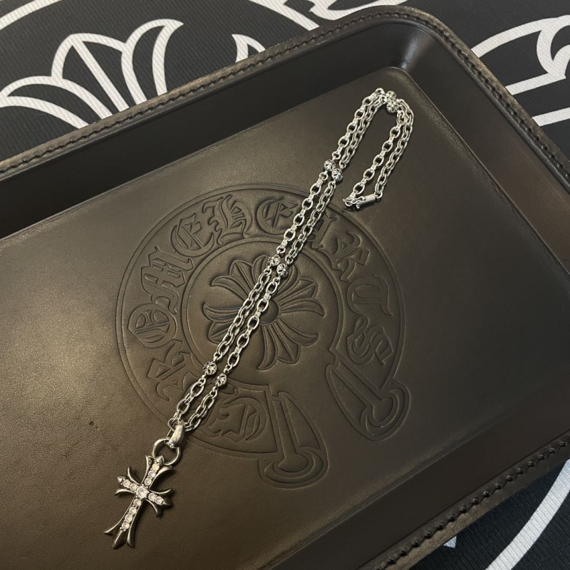 Ch**me He**ts necklaces